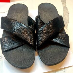 Fit Flop size 8 cross cross